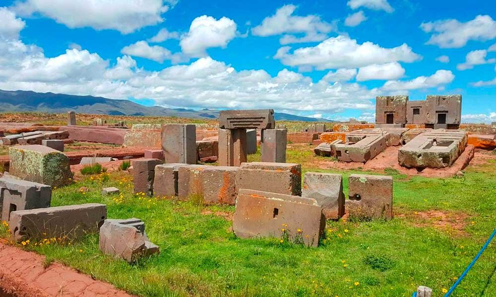 How to get to Tiahuanaco from Puno and La Paz?
