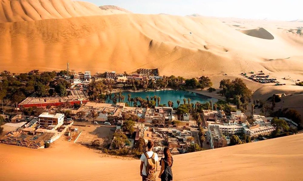 HUACACHINA OASIS PERU