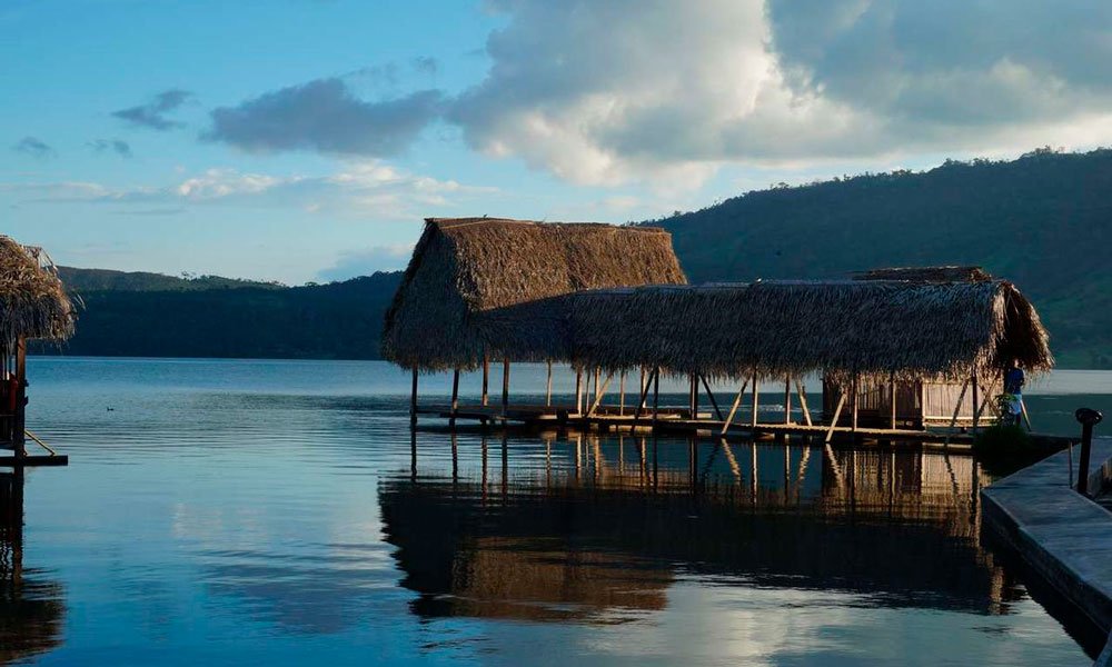 LAGUNA AZUL TARAPOTO