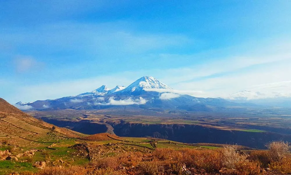 VOLCAN YACUMANI TACNA