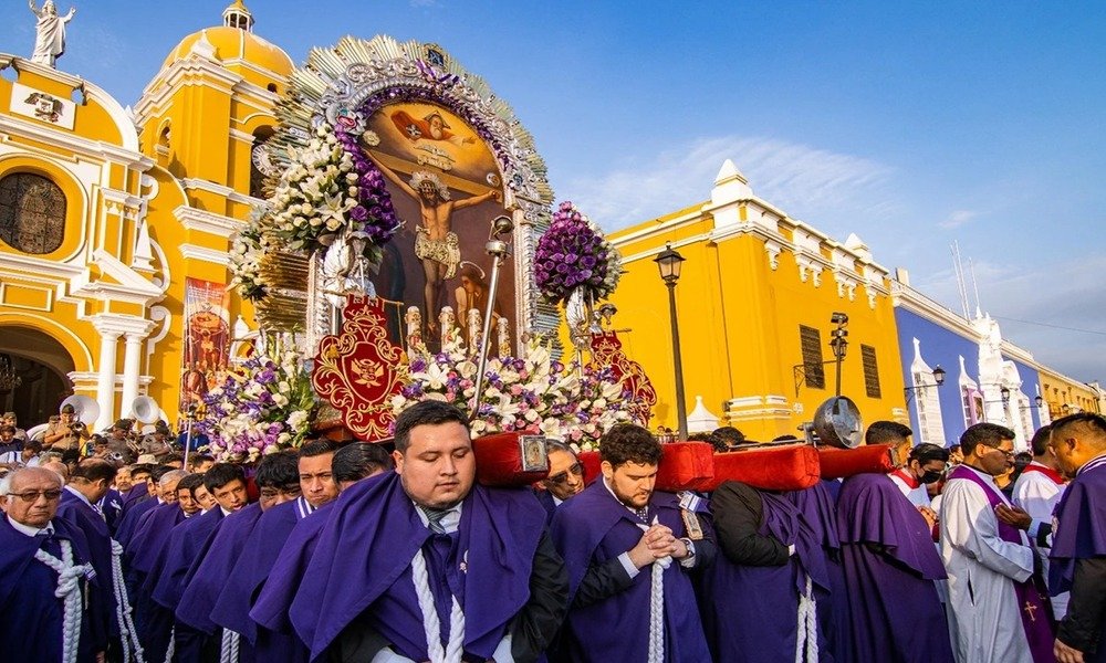 Semana Santa en Ayacucho Perú 2025 procesión