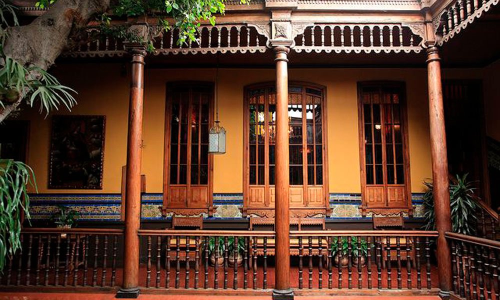 BALCONES DE LA CASA DE ALIAGA
