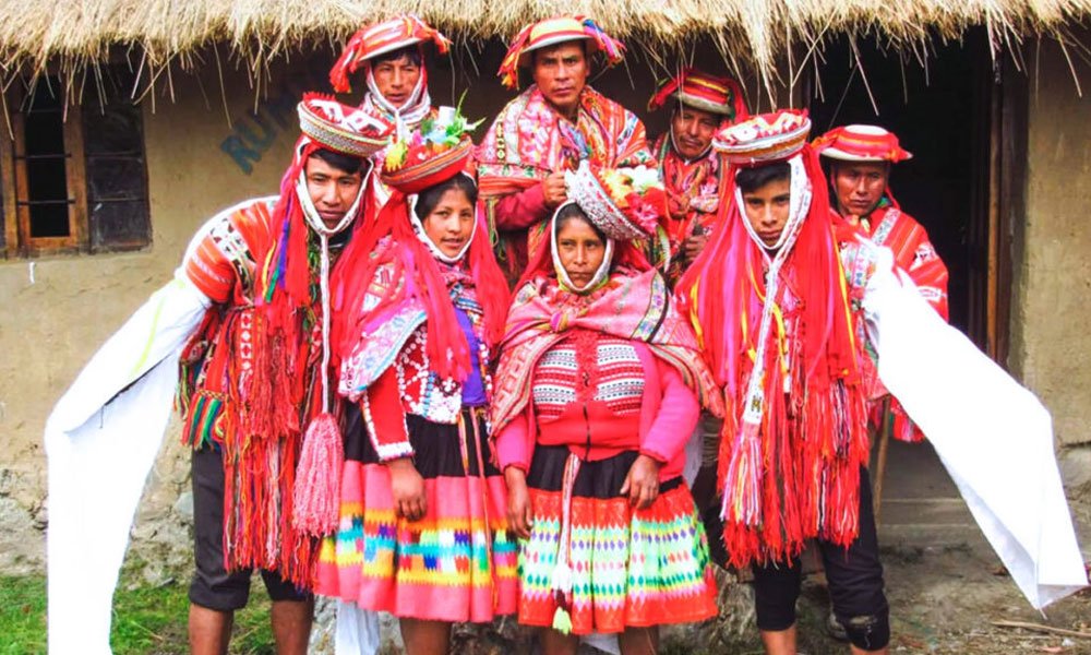 Warm encounter with Andean family — local life and emotions in the Andes