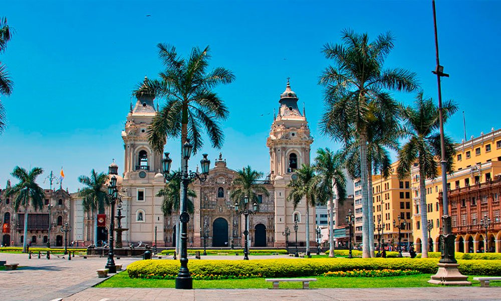 plaza mayor de lima