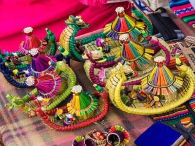 ¿Qué souvenirs y artesanías comprar en Puno y Taquile?
