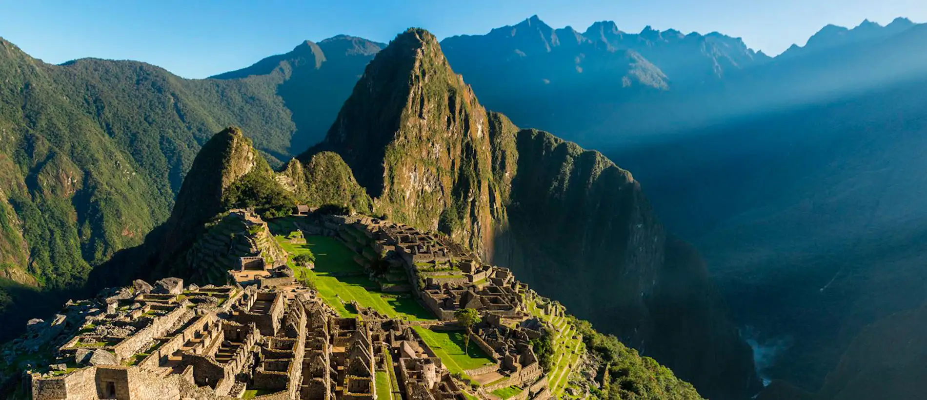 Machu Picchu + Montaña de 7 Colores tour 2 Días 1 Noche