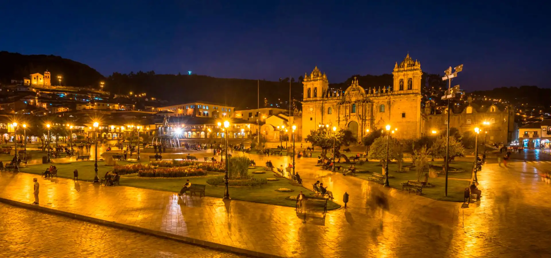 Passeio noturno em Cusco / Cristo Branco.