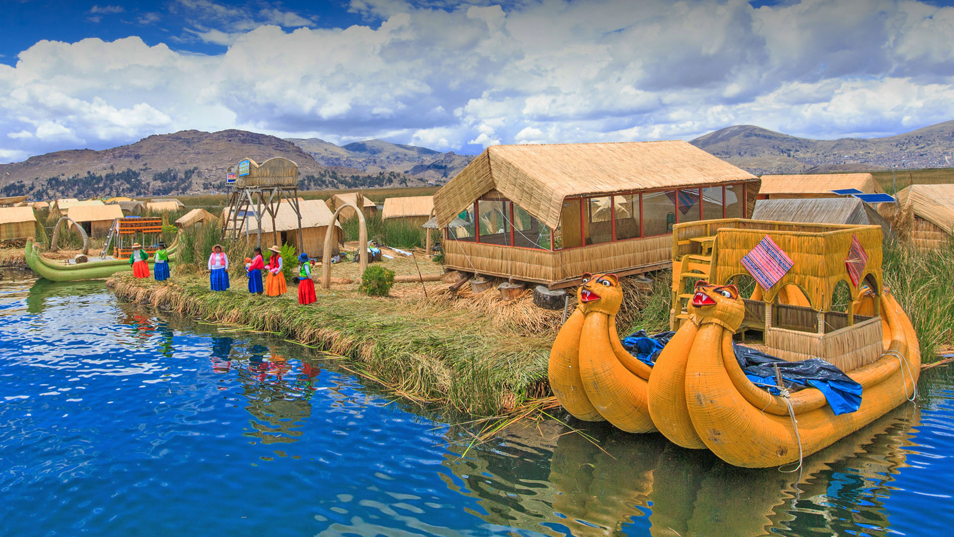 Islas de los Uros desde Puno | Tour de Medio Dia | Artesanías