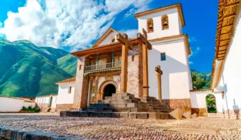 Ruta del Sol desde Cusco – Puno | Raqchi – Templo de Wiracocha