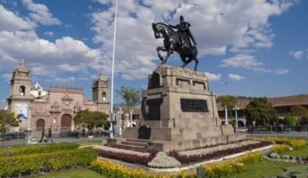 City Tour Ayacucho | Historia, Cultura & Vistas Impresionantes