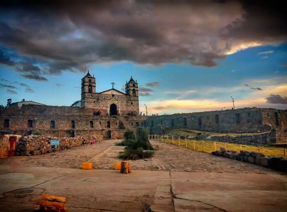 Tour a Vilcashuamán Ciudad Inca | Puyas de Raimondi | Full Day