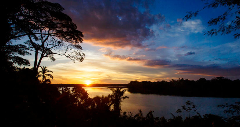 Tour Lago Sandoval 2 Dias / 1 Noche